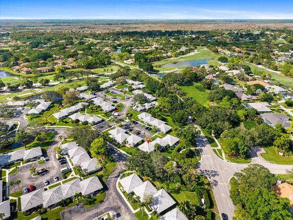 842 Club Dr 842, Palm Beach Gardens FL 33418