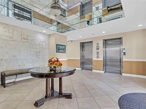 2555 NE 11th St 402, Fort Lauderdale FL 33304