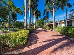 4201 N Hills Dr, Hollywood FL 33021