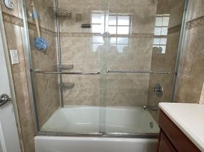 5402 SW 1st St, Plantation FL 33317