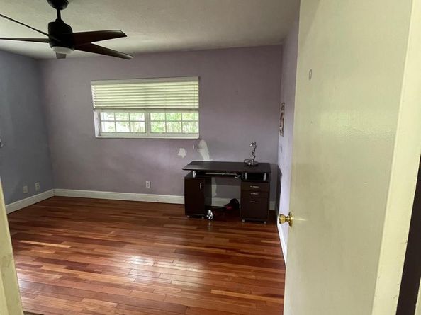 5402 SW 1st St, Plantation FL 33317