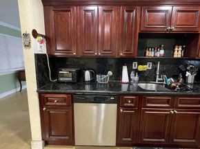 5402 SW 1st St, Plantation FL 33317