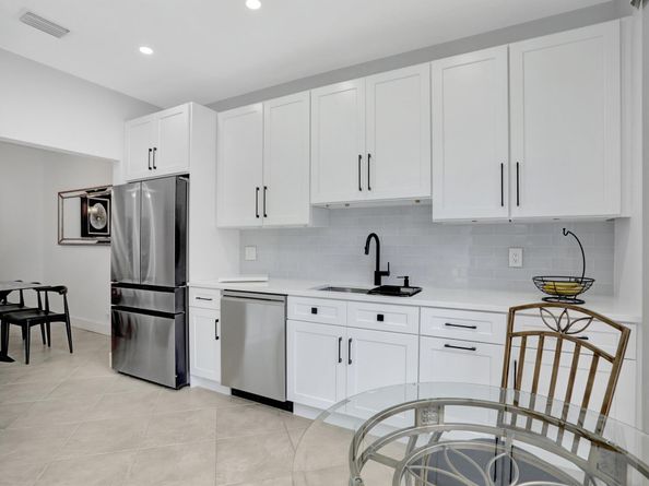 6770 Via Regina, Boca Raton FL 33433