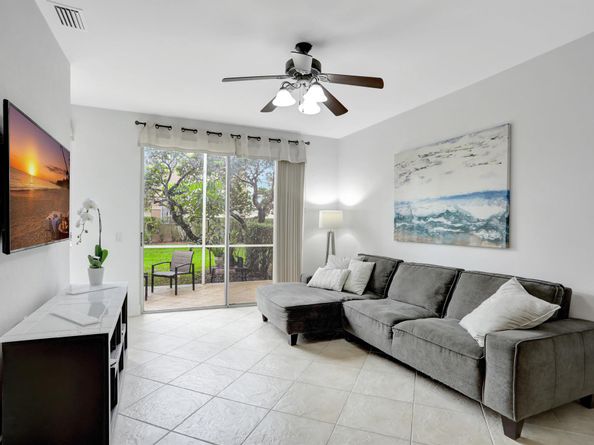 6770 Via Regina, Boca Raton FL 33433