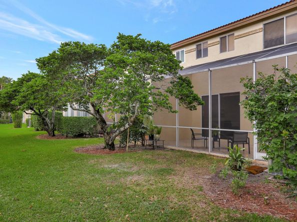 6770 Via Regina, Boca Raton FL 33433