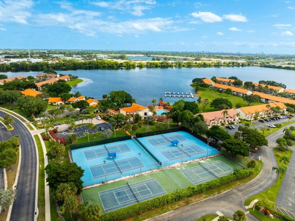 109 Liberty Ct 109, Deerfield Beach FL 33442