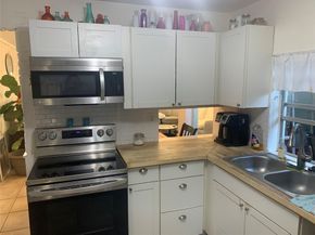 1251 NW 89th Dr, Coral Springs FL 33071