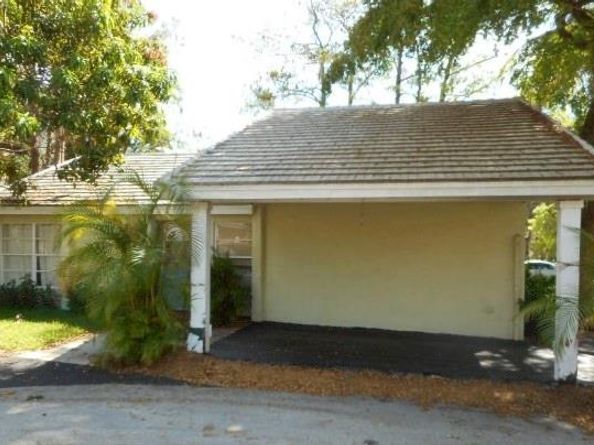 1251 NW 89th Dr, Coral Springs FL 33071