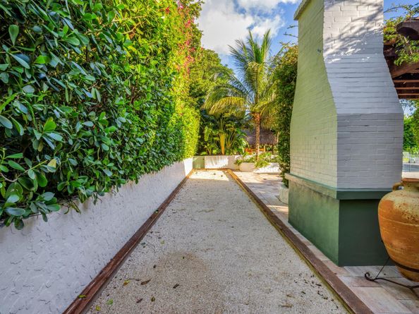 704 N Swinton Avenue, Delray Beach FL 33444