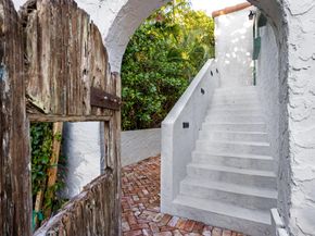 704 N Swinton Avenue, Delray Beach FL 33444