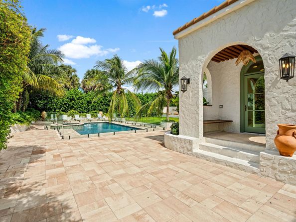 704 N Swinton Avenue, Delray Beach FL 33444