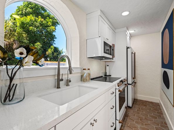704 N Swinton Avenue, Delray Beach FL 33444