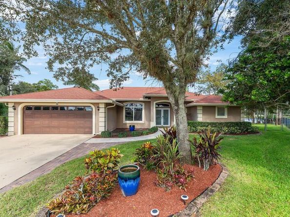 100 Royal Court, Royal Palm Beach FL 33411