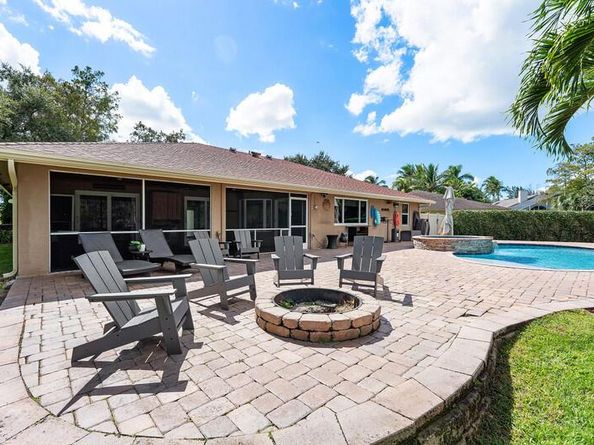 100 Royal Court, Royal Palm Beach FL 33411