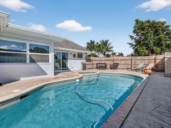 5310 NW 31st St, Margate FL 33063