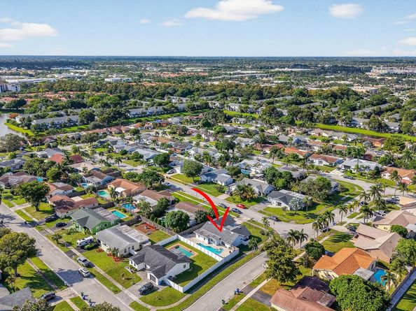 5310 NW 31st St, Margate FL 33063