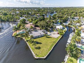 522 SW 9th Ter, Fort Lauderdale FL 33312