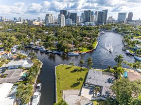 522 SW 9th Ter, Fort Lauderdale FL 33312