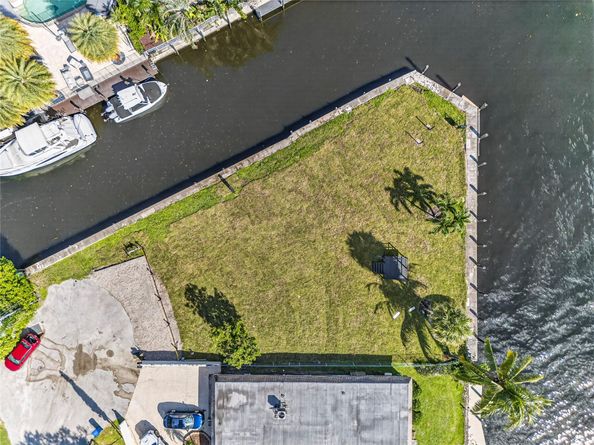 522 SW 9th Ter, Fort Lauderdale FL 33312