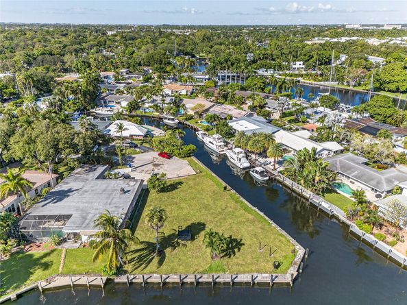 522 SW 9th Ter, Fort Lauderdale FL 33312