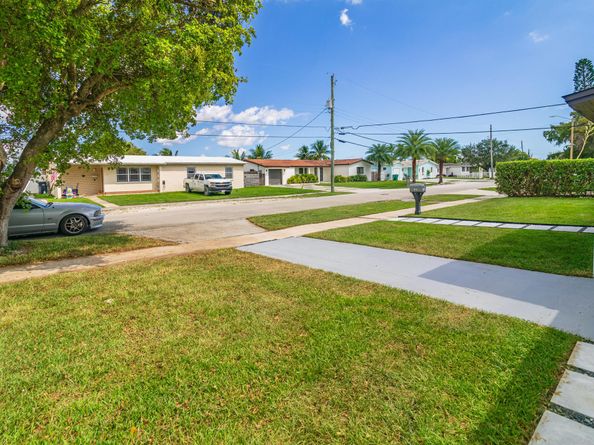 11014 Westwood Lake Drive, Miami FL 33165