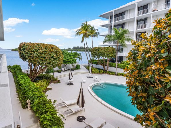 2150 Ibis Isle Road 8, Palm Beach FL 33480