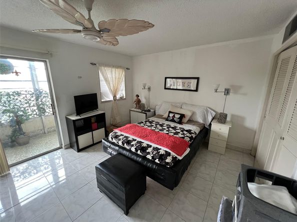 165 NE 203rd Ter C29, Miami FL 33179