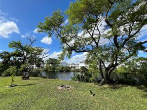 165 NE 203rd Ter C29, Miami FL 33179