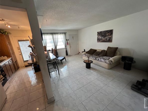 165 NE 203rd Ter C29, Miami FL 33179
