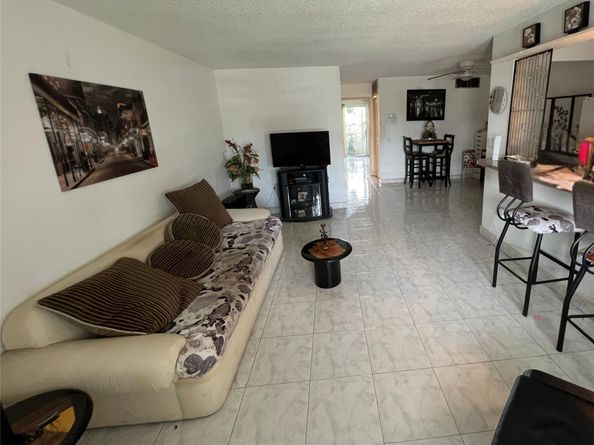 165 NE 203rd Ter C29, Miami FL 33179