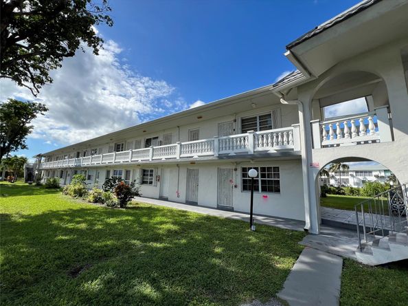 165 NE 203rd Ter C29, Miami FL 33179