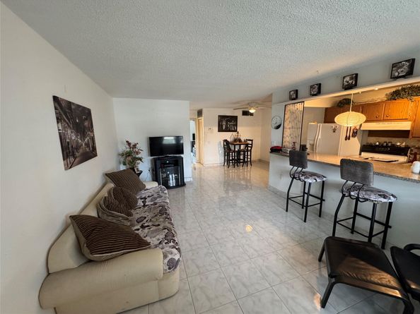 165 NE 203rd Ter C29, Miami FL 33179