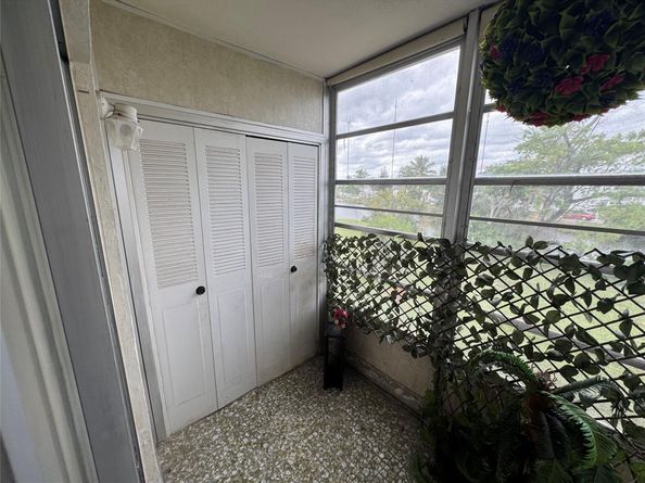 165 NE 203rd Ter C29, Miami FL 33179