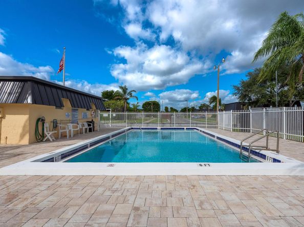 2429 Waterside Drive, Lake Worth FL 33461