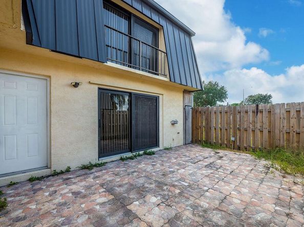 2429 Waterside Drive, Lake Worth FL 33461