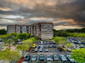 1100 Saint Charles Pl 708, Pembroke Pines FL 33026