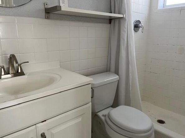 631 N 70th Avenue, Hollywood FL 33024