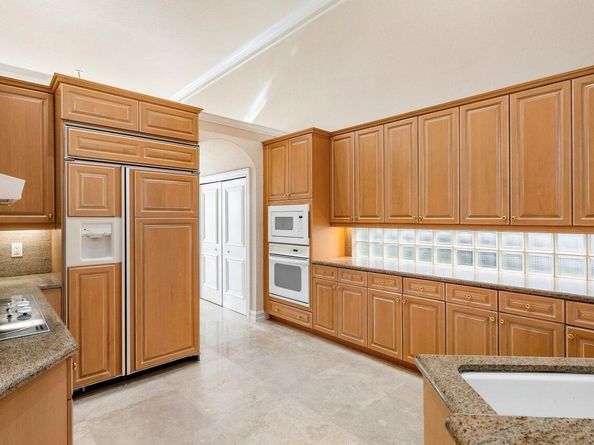 23 Island Drive, Boynton Beach FL 33436
