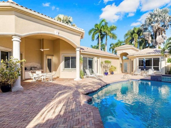 23 Island Drive, Boynton Beach FL 33436