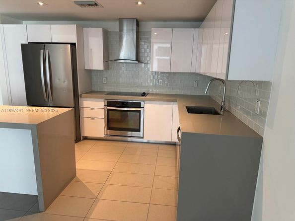 1600 NE 1st Avenue 2217, Miami FL 33132