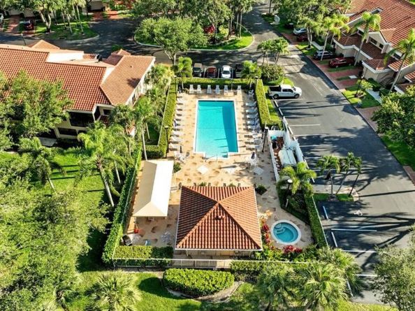 17372 Boca Club Boulevard 405, Boca Raton FL 33487