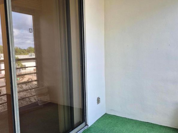 4640 Lucerne Lakes Boulevard 304, Lake Worth FL 33467