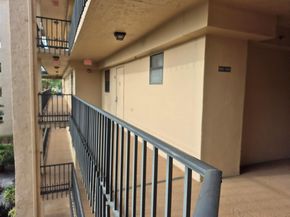 4640 Lucerne Lakes Boulevard 304, Lake Worth FL 33467