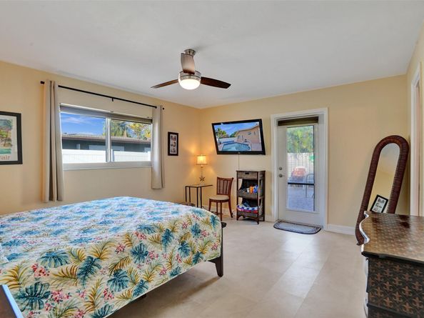 2585 SE 3rd St, Pompano Beach FL 33062