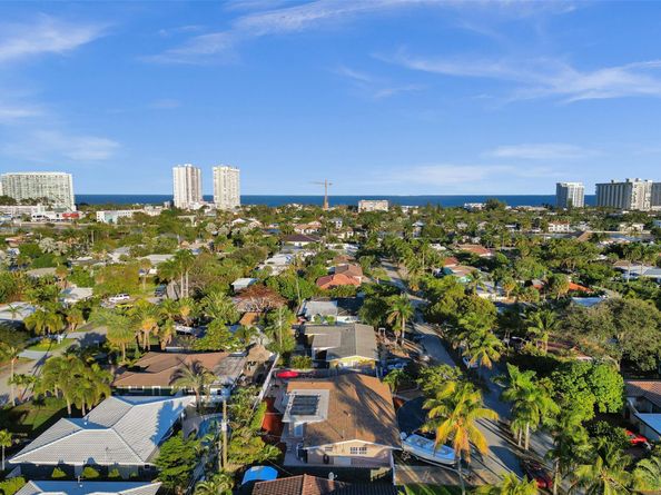 2585 SE 3rd St, Pompano Beach FL 33062