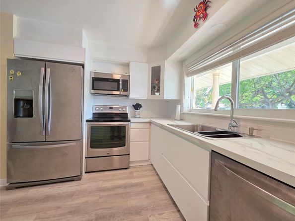 2585 SE 3rd St, Pompano Beach FL 33062