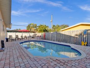 2585 SE 3rd St, Pompano Beach FL 33062
