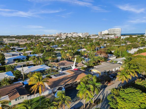 2585 SE 3rd St, Pompano Beach FL 33062