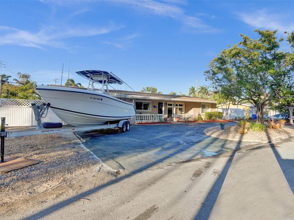 2585 SE 3rd St, Pompano Beach FL 33062