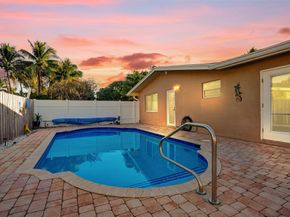 2585 SE 3rd St, Pompano Beach FL 33062